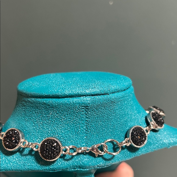 Elegant Black and Silver Choker - Picture 10 of 10